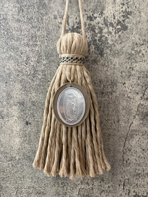 Bendicion modelo 1 de Virgen Gudalupe Arena