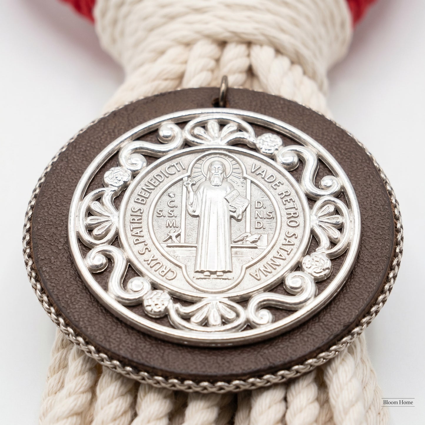 Bendición de Lujo San Benito  Edición "Gran Relieve" con Tejido de Algodón Reforzado rojo