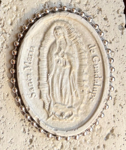 Luz y Devoción: El Cuadro Galería de la Virgen de La Guadalupe