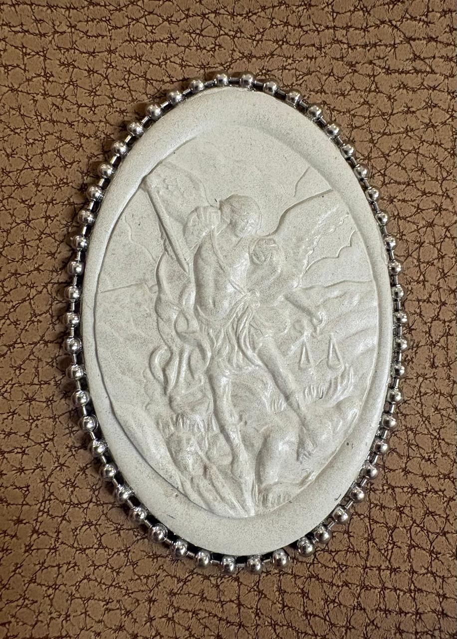 Luz y Devoción: El Cuadro Galería del Arcangel San Miguel